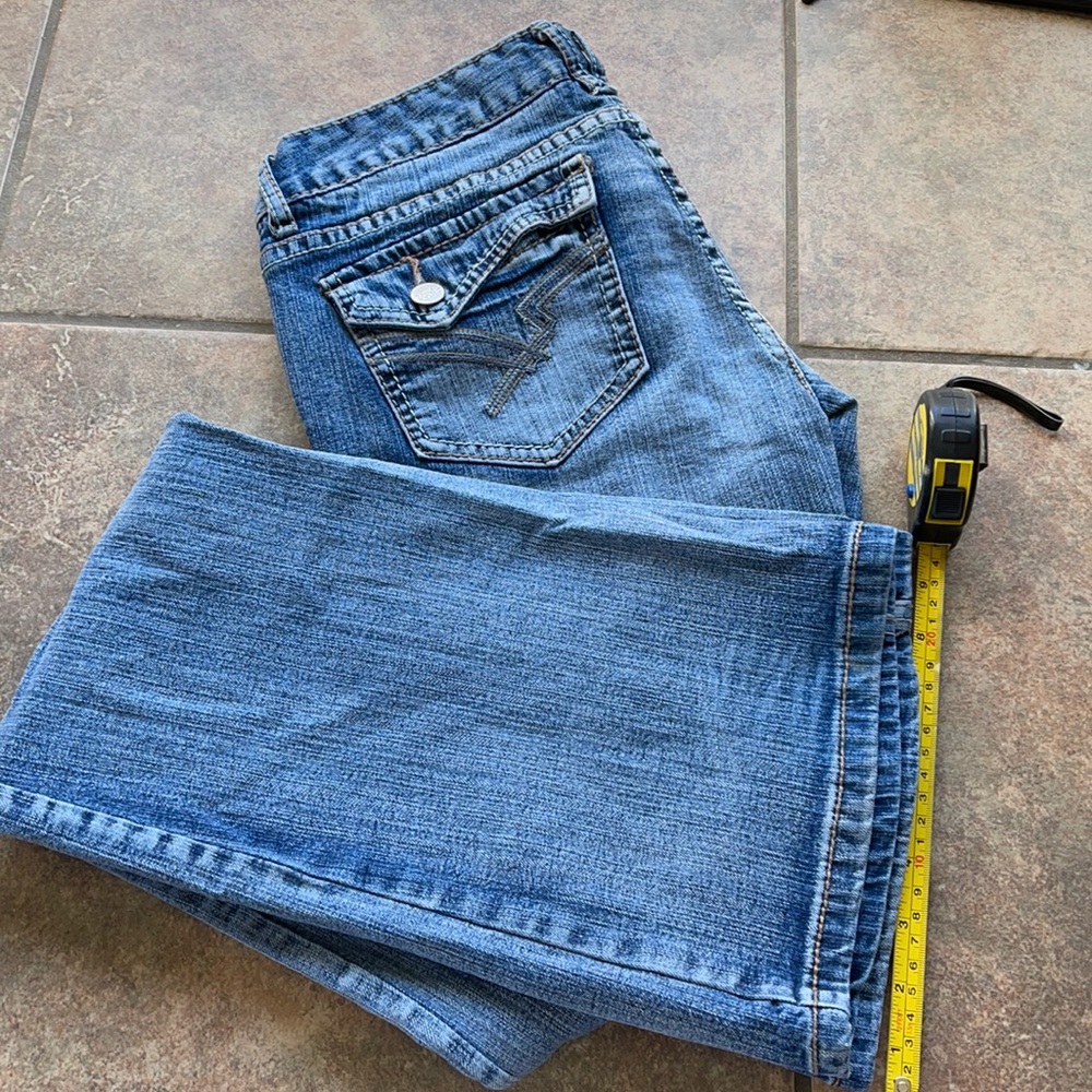Flared jeans 🔥 28x37